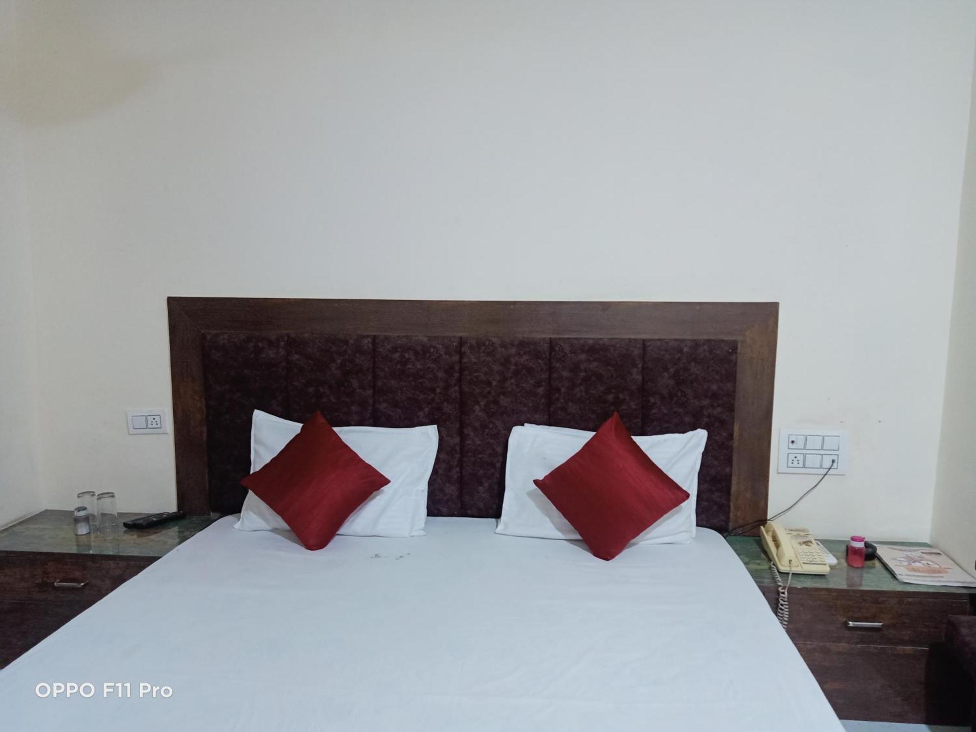 Hotel Ambassador Inn Gwalior Exterior foto