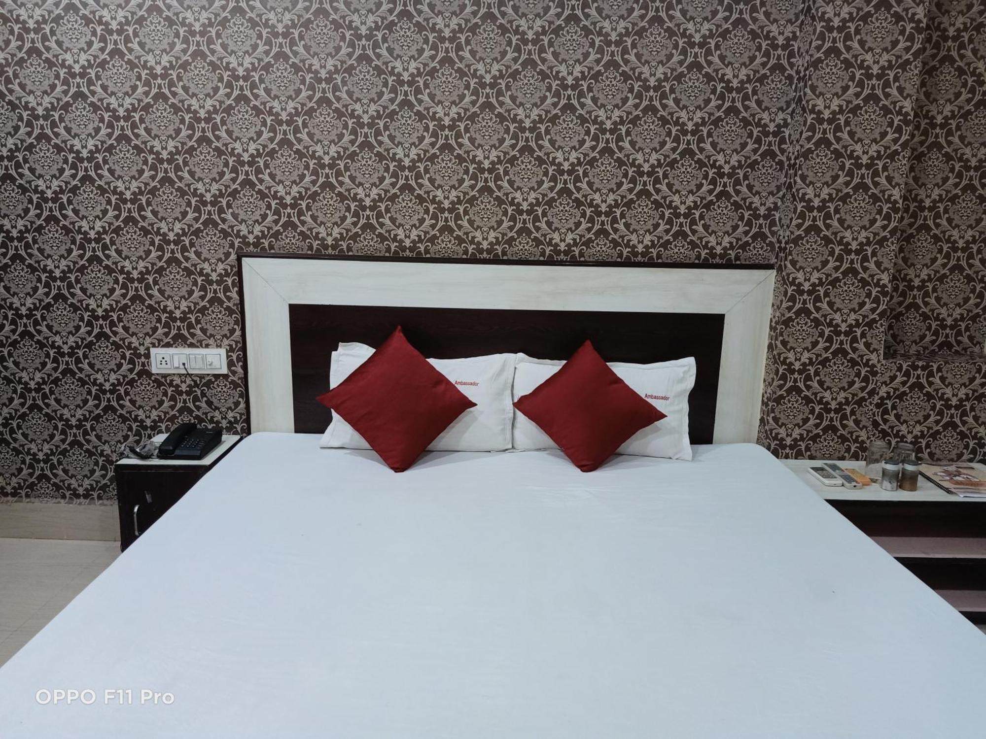 Hotel Ambassador Inn Gwalior Exterior foto