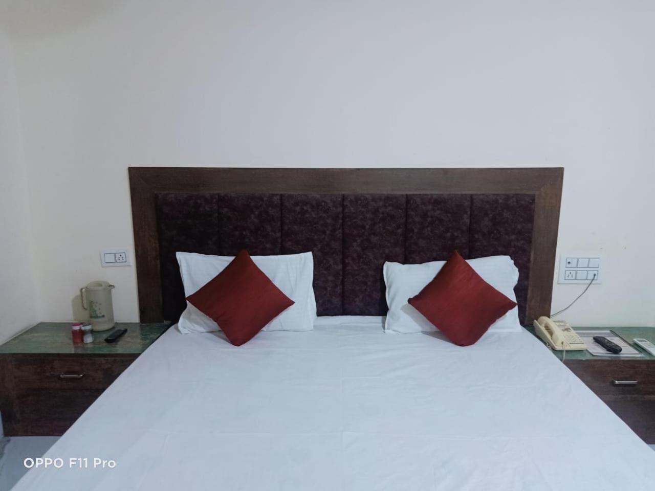 Hotel Ambassador Inn Gwalior Exterior foto